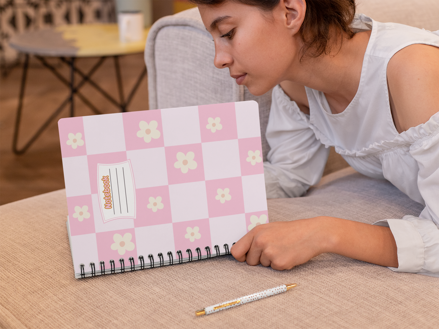 Daisy Daydreams - Checkered Spiral Notebook